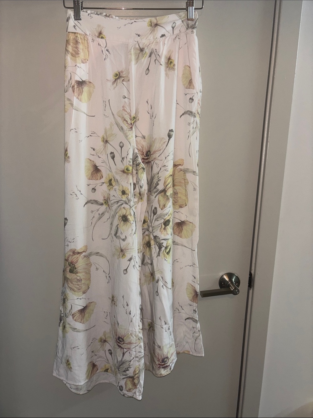 H&M Flowy White Floral Wide-Leg Jumpsuit/Pants